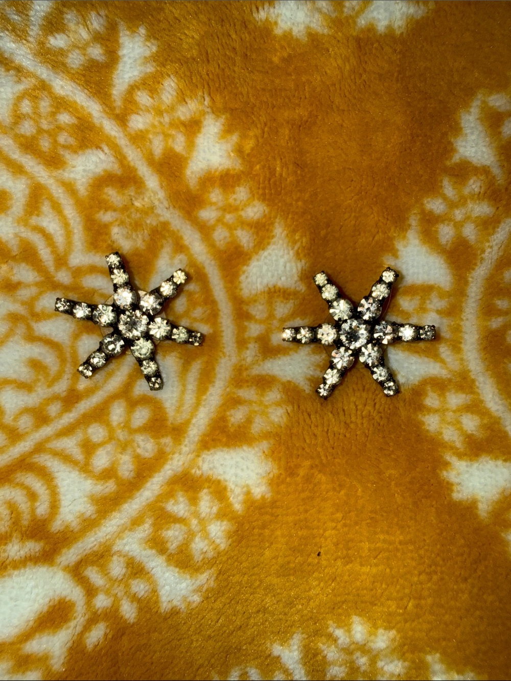 Crystal ⭐️❄️ Star or Snowflake ⭐️❄️ Stud Earrings
